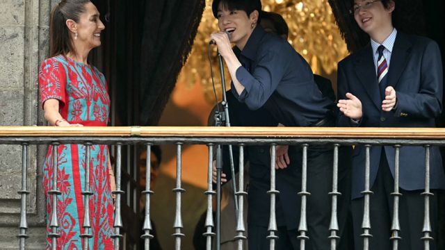 AFP__20260507__B23A8ZY__v1__MidRes__MexicoSkoreaKPopFans.jpg