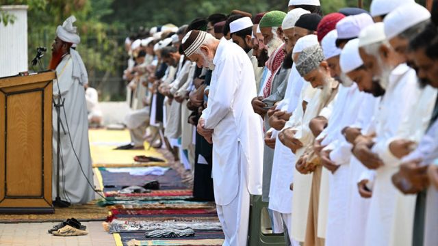 AFP__20260527__B44Y2T6__v1__MidRes__PakistanReligionIslamEid.jpg