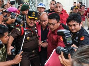 Indonesia opens corruption probe into large-scale free meals programme