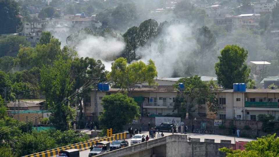 AFP__20260610__B6LC4WE__v1__MidRes__PakistanKashmirHelicopterCrash.jpg