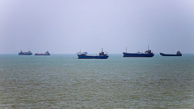 AFP__20260618__B7HW7UL__v2__MidRes__TopshotIranUsIsraelWarTransportHormuz.jpg