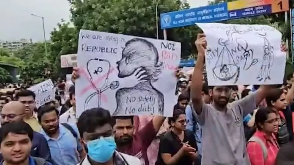 AIIMS-protest_20240812_190555_0000-jpg.webp