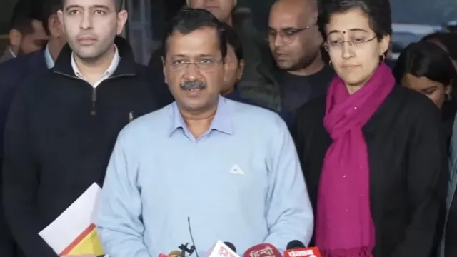 Arvind-Kejriwal-ECI-meeting-jpg.webp