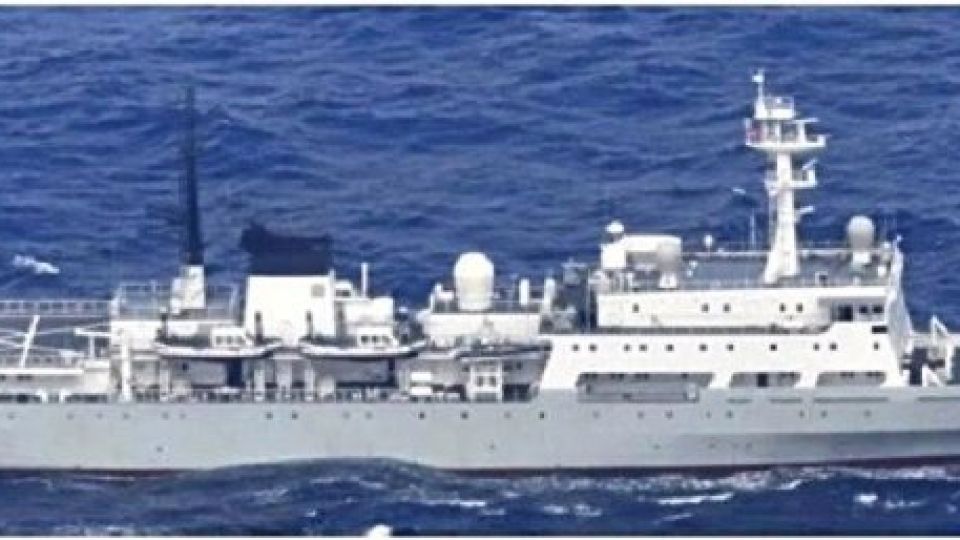 WARSHIPS of the  NAVY 船 帆船 7th Fleet Cruisers Transit Taiwan Strait > Commander, U.S.