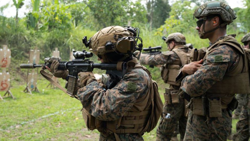 Filipino-and-American-Marines-15aPRIL2024.jpg