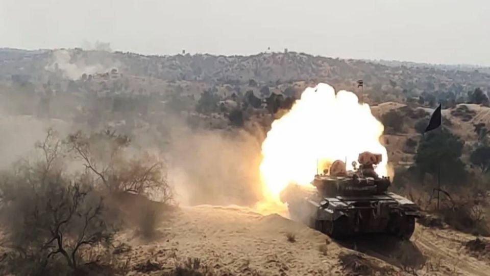 Fire-power-exercise-Shatrunash-conducted-in-Thar-desert.jpg