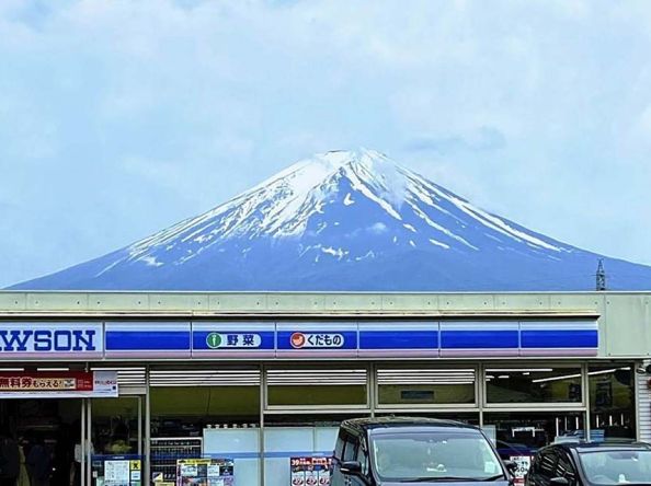 Japan town to block the view of Mt. Fuji at popular photo spot for safety