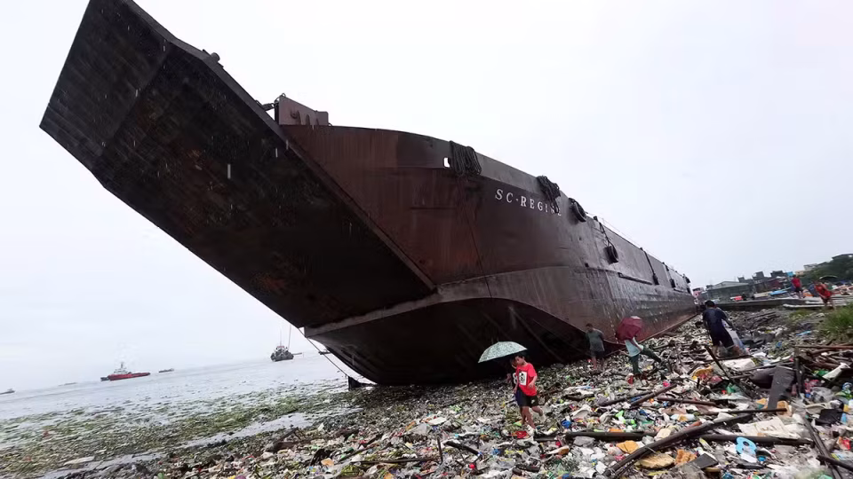 Navotas-City-barge-ASC-Regine-enteng-03September2024.jpg.avif