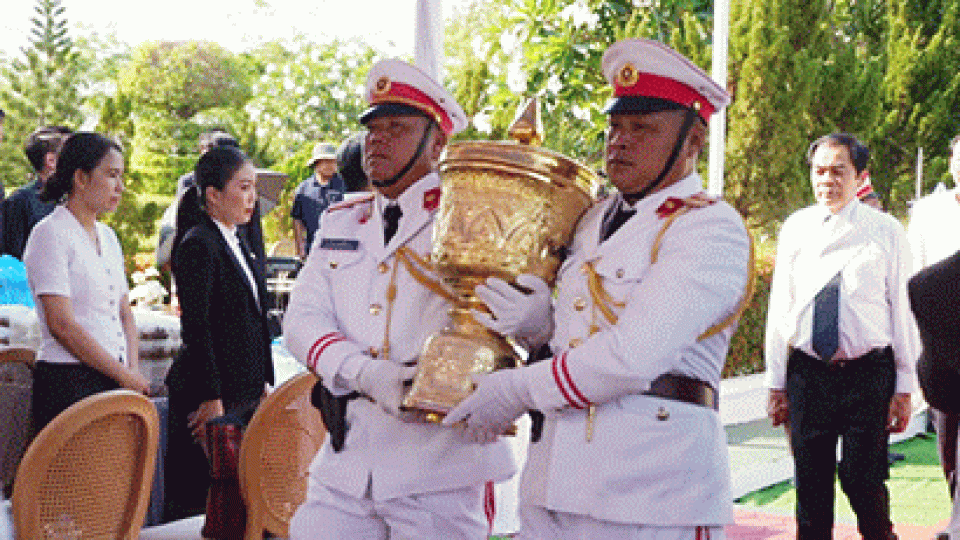 Ashes of former Lao president General Khamtay Siphandone taken to National Revolutionary Cemetery