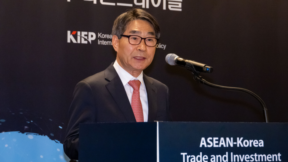 Screenshot-2024-05-13-at-10-04-18-ASEAN-Korea-center-holds-roundtable-on-trade-investments.png