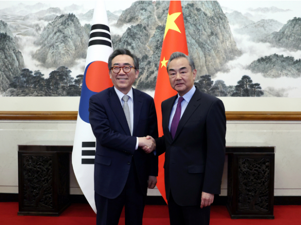 China, South Korea foreign ministers meet