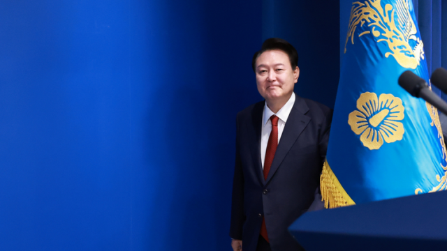 Screenshot-2024-05-15-at-11-37-00-Yoon-pledges-support-to-Ukraine-in-phone-talk-with-Zelenskyy.png