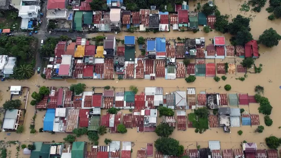 TOPSHOTS-TOPSHOT-PHILIPPINES-WEATHER-STORM-090752.webp