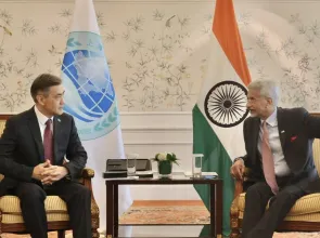Indian external affairs minister urges China to resolve border issues, calls for de-escalation, trust-building
