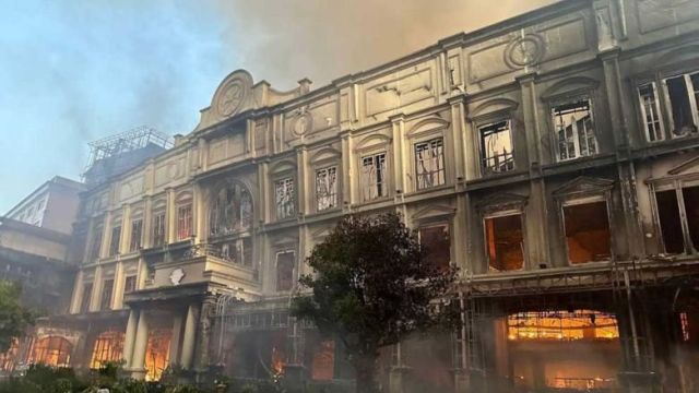 a_blaze_guts_the_grand_diamond_city_hotel_and_casino_in_poipet_town_along_the_thai_border_on_december_29._national_police.jpg