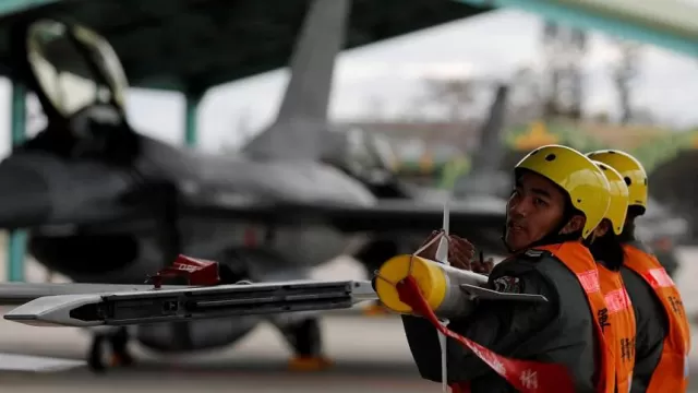 ads-airmissiles-030922.webp