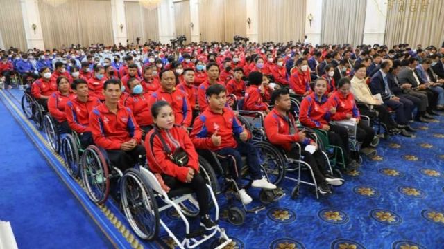 athletes_meet_with_prime_minister_hun_sen_not_pictured_ahead_of_the_12th_asean_para_games_on_may_26._spm.jpg