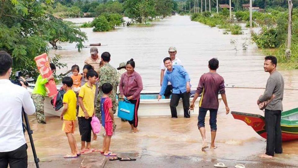 authorities_employ_a_boat_to_evacuate_residents_of_a_flooded_village_in_ratanakkiri_province._supplied.jpg