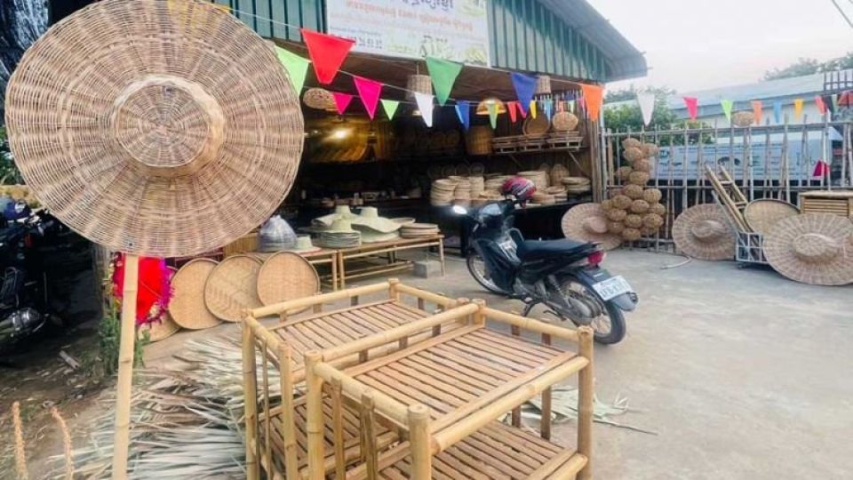 bamboo_products_on_display_in_kampong_cham_province._supplied.jpg