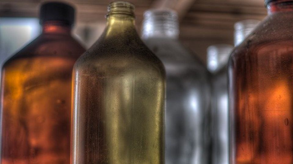 bottle-3374615_640.jpg