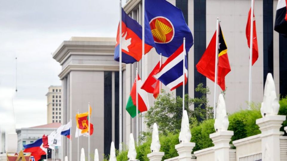 cambodia-and-asean-flags-at-peace-palace-in-august-as-the-kingdom-host-asean-foreign-ministers-meeting.-heng-chivoan.jpg