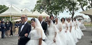 ‘Elderly weds’ celebrate at long-awaited formal ceremony in Hong Kong