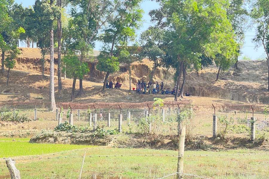 ed_1_-_myanmar_border_guard_police_members_in_bangladesh_-_collected.jpg