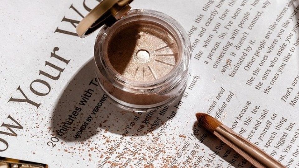 eyeliner-4713577_640.jpg