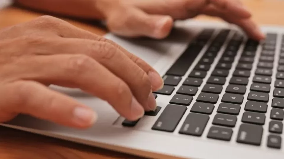 internet-laptop-stock-04192021-768x432-1.webp