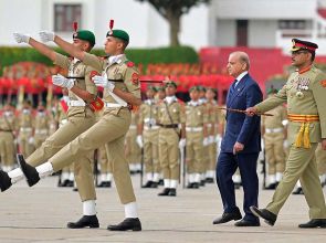 Pakistan won’t strike first, but won’t hold back either: Foreign Minister