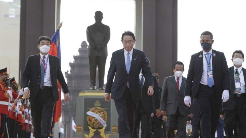 japanese-prime-minister-fumio-kishida-walks-after-laying-wreath-at-the-statue-of-late-king-father-norodom-sihanouk-on-march-20.-heng-chivoan.jpg