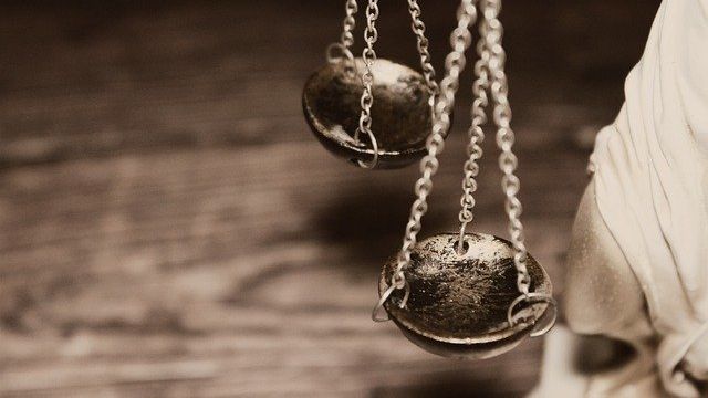 justice-4592723_640-1.jpg