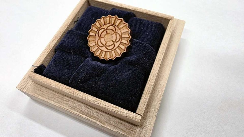 lapel-pin-side.jpg