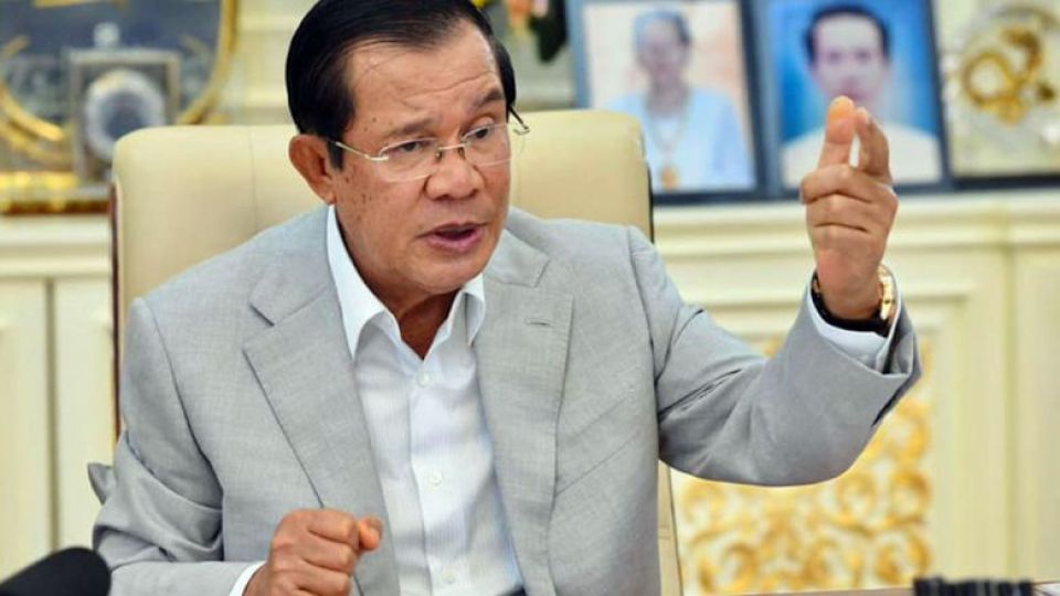 prime-minister-hun-sen-speaks-at-his-office-on-speeding-up-covid-19-vaccination-amid-omicron-spread-in-january.-spm.jpg