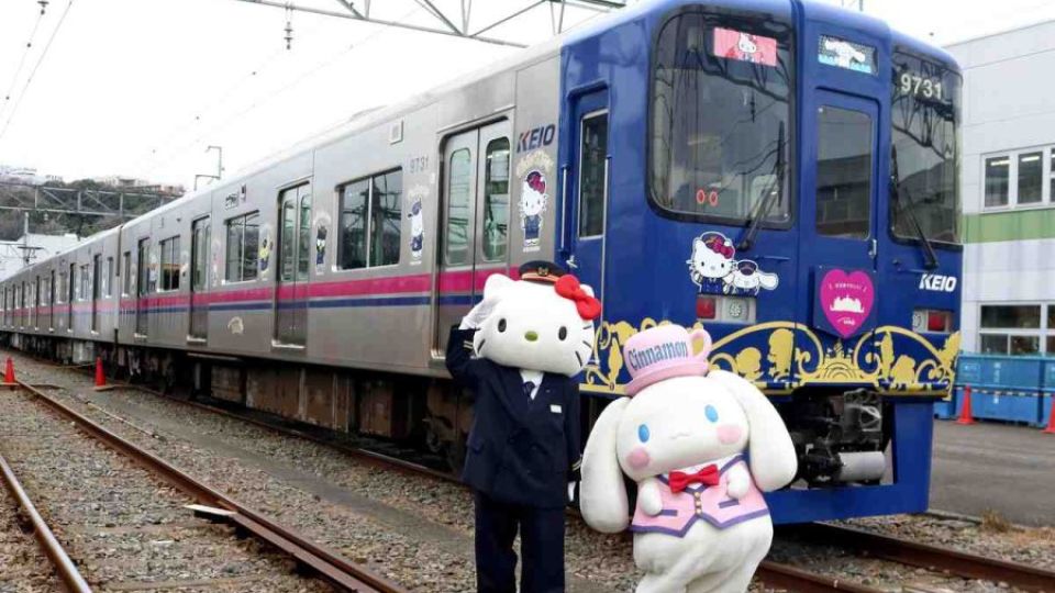 sanrio-train.jpg