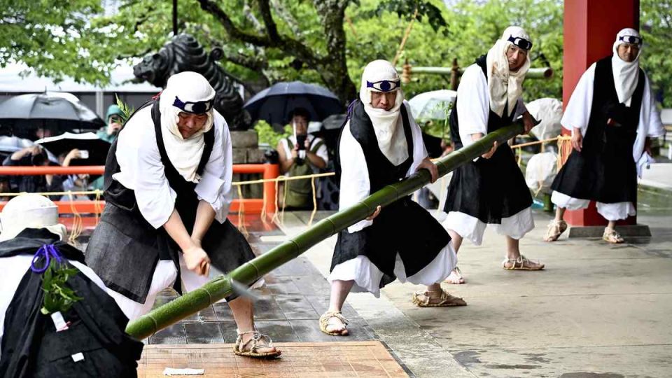 snake-ritual.jpg