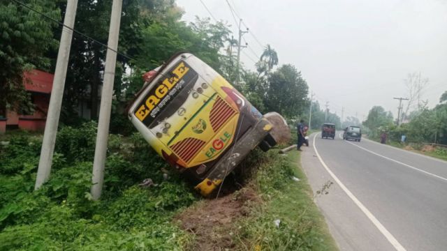 tangail_bus_robbery_news_picture_1_0.jpg
