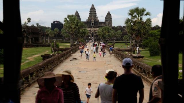 thai-opening-to-lift-cambodia-travel.jpg