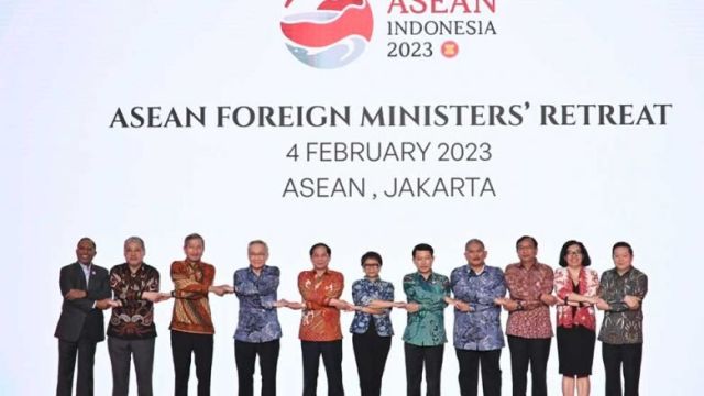 the_asean_foreign_ministers_and_the_blocs_secretary-general_kao_kim_hourn_right_pose_for_a_photo_during_a_retreat_in_jakarta_on_february_4._asean_secretariat.jpg