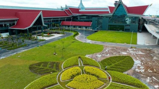 the_ornate_grounds_of_siem_reap-angkor_international_airport_sai._mlmupc.jpg
