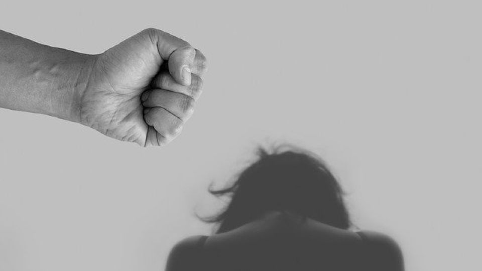 violence-against-women-4209778_640.jpg